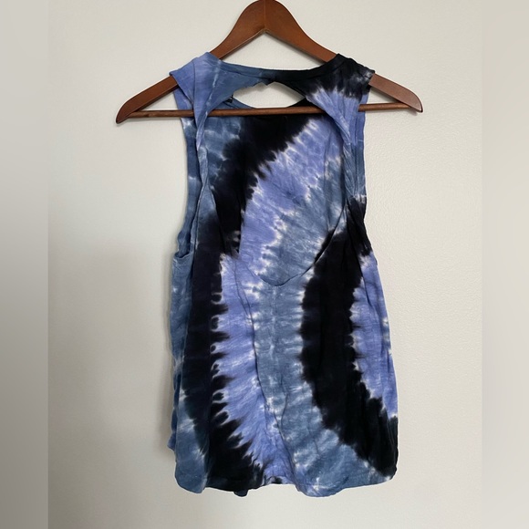 Blue tie dye open back tank - Picture 2 of 3